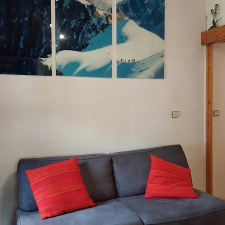 Appartamento 2 Pièces Rénové Avec Balcon, Wifi Et Parking, Proche Centre Et Commerces - Fr-1-517-66