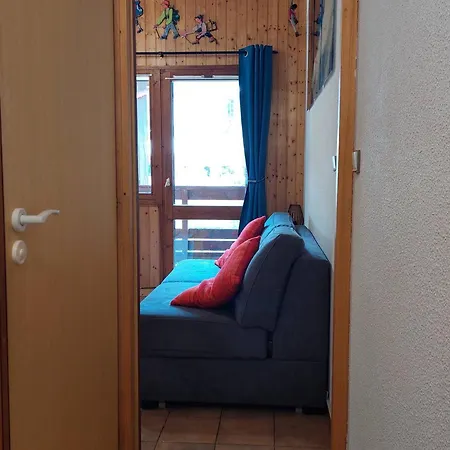 2 Pièces Rénové Avec Balcon, Wifi Et Parking, Proche Centre Et Commerces - Fr-1-517-66