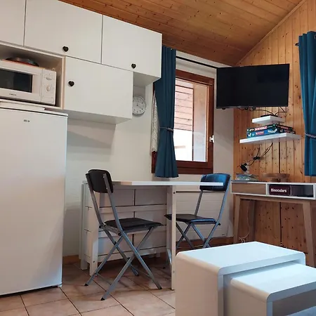 Appartamento 2 Pièces Rénové Avec Balcon, Wifi Et Parking, Proche Centre Et Commerces - Fr-1-517-66 *