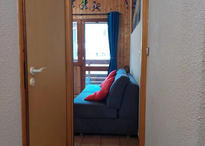 Chamonix: 2 Pieces Avec Parking Proche Centre - Fr-1-517-66